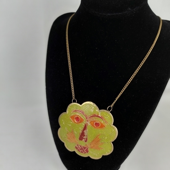 VINTAGE big brass pendant necklace - Picture 1 of 4